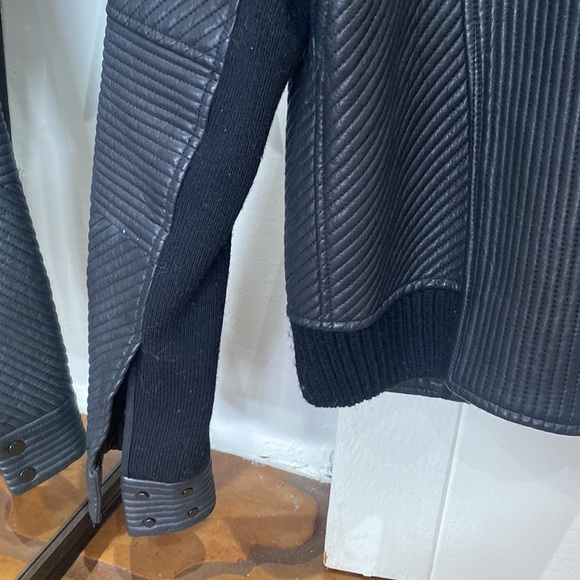 Ellie Tahari leather Bomber Jacket Size Small - Picture 12 of 14